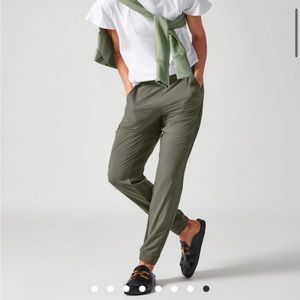 Athleta Brooklyn jogger in mountain olive size 2 tall.